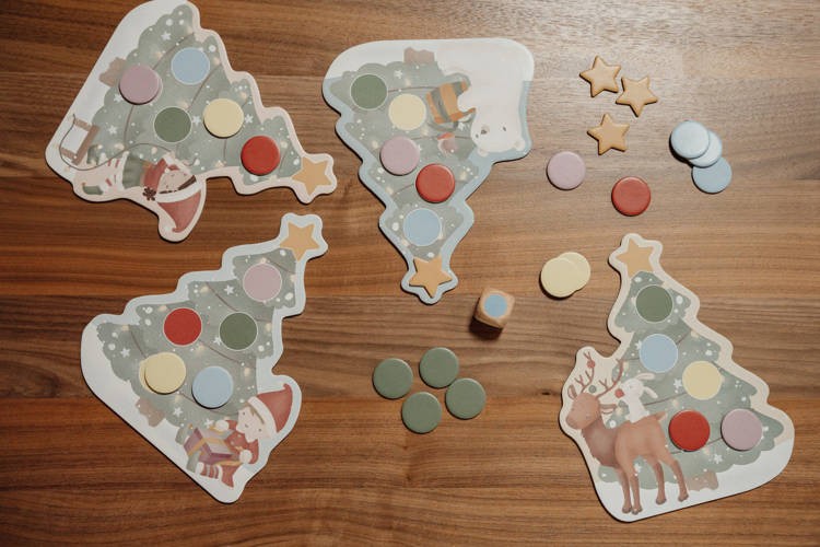 Little-Dutch-X-mas-tree-game-FSC-LD4865-polkabubu-6.jpg