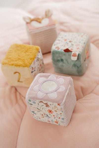 Little-Dutch-4-Miekkie-kostki-aktywizujace-Fairy-Garden-polkabubu-7.jpg