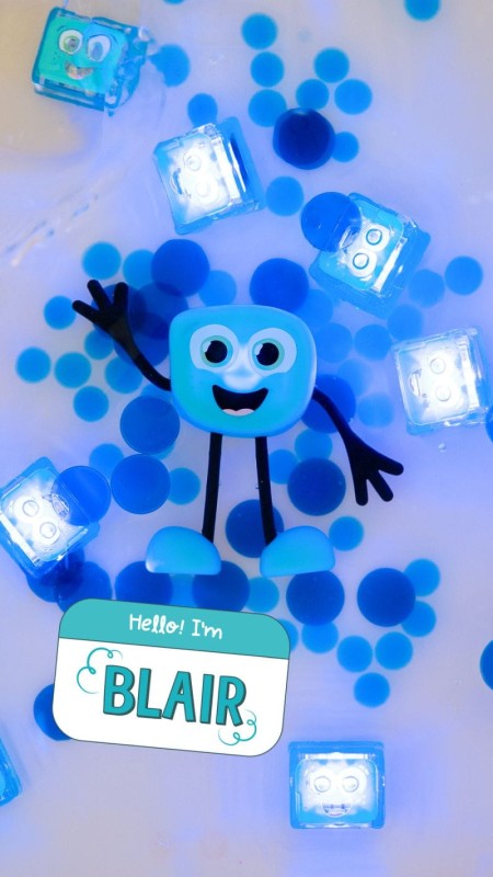 Glo-Pals-Postac-do-kapieli-Blair-zestaw-z-dwiema-kostkami-polkabubu-8.jpg