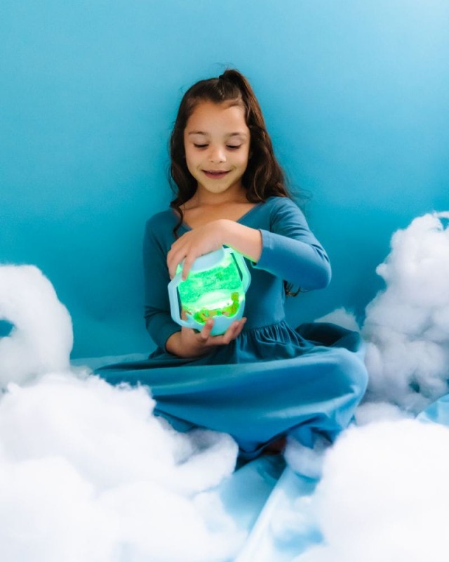 Glo-Pals-Sloik-sensoryczny-do-napelniania-woda-kolor-blekitny-Frosty-Fun-polkabubu-3.jpg