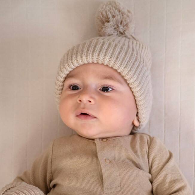 Lodger-Czapeczka-z-welny-merino-100-bezowa-Beige-polkabubu-1.jpg