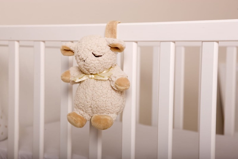 szumiaca-owieczka-z-pozytywka-cloud-b-sleep-sheep-on-the-go-polkabubu-6.jpg