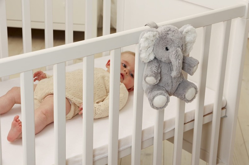 szumiacy-slonik-z-pozytywka-cloud-b-elliot-elephant-on-the-go-polkabubu-9.jpg