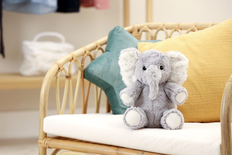 szumiacy-slonik-z-pozytywka-cloud-b-elliot-elephant-on-the-go-polkabubu-10.jpg