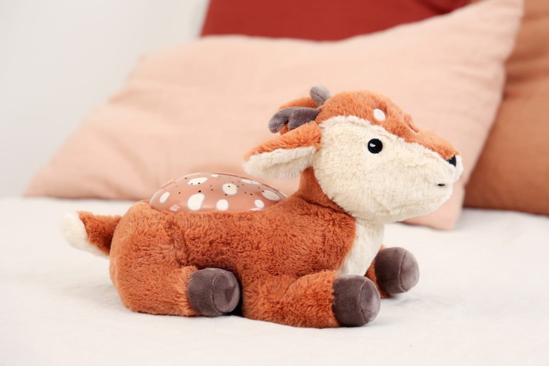 pluszowy-projektor-dla-dzieci-sarenka-przyjaciel-do-snu-cloud-b-twilight-buddies-polkabubu-4.jpg