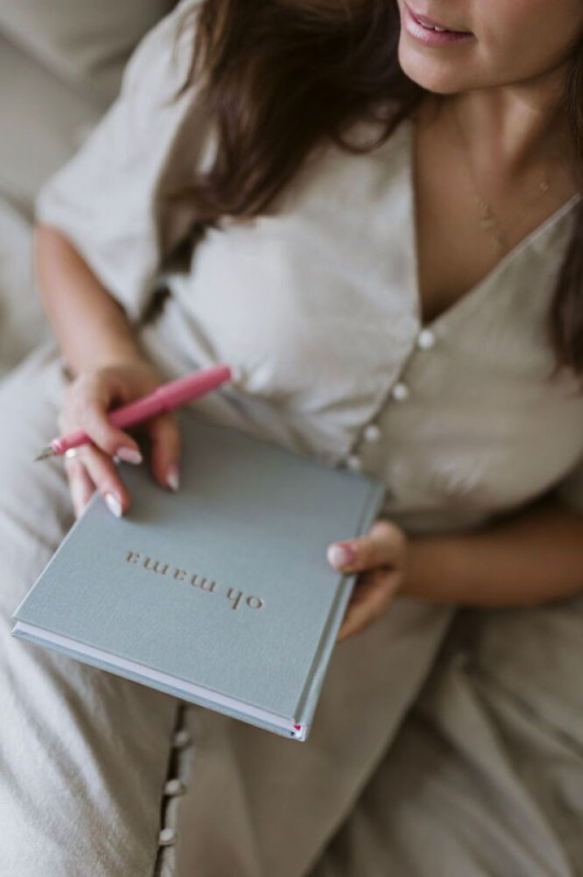 mommy-planner-Pamietnik-ciazy-grey-polkabubu-2.jpg
