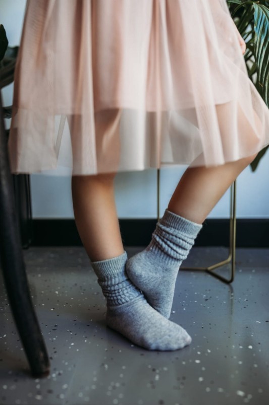 mamas-feet-skarpetki-marzenia-szare-polkabubu-2.jpg