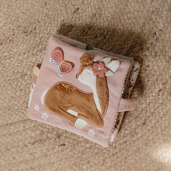 Little-Dutch-Duza-ksiazeczka-sensoryczna-Fairy-Garden-polkabubu-5.jpg