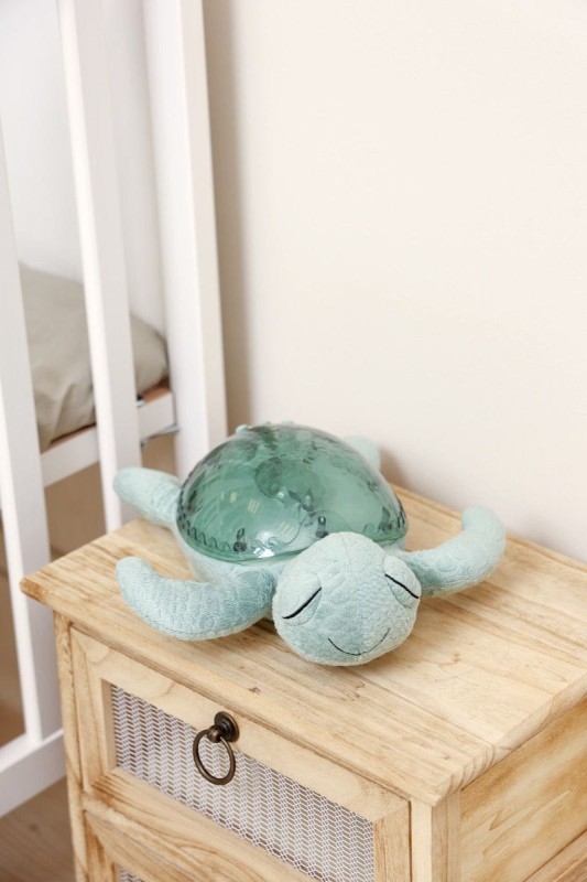 cloud-b-projektor-z-pozytywka-zolw-podwodny-zielony-eco-tranquil-turtle-polkabubu-3.jpg