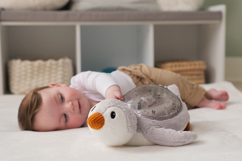 cloud-b-projektor-z-pozytywka-pingwin-eco-tranquil-penguin-polkabubu-7.jpg