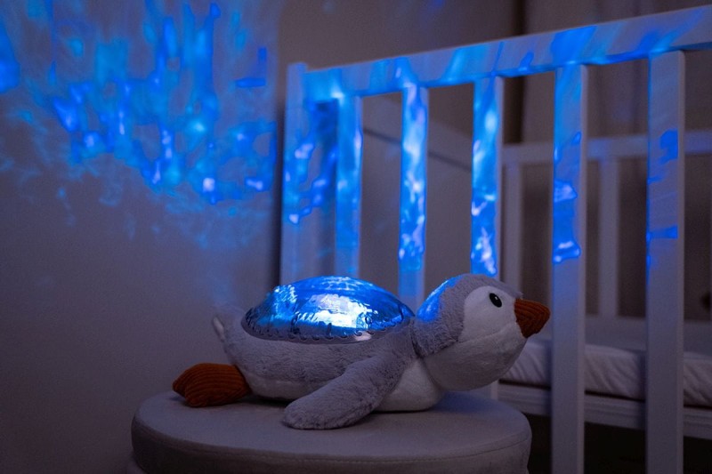 cloud-b-projektor-z-pozytywka-pingwin-eco-tranquil-penguin-polkabubu-8.jpg