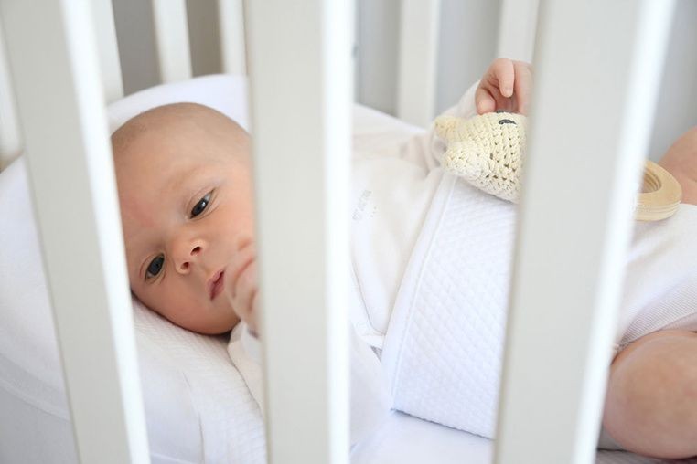 Red-Castle-Ergonomiczny-materac-dla-niemowlat-Cocoonababy-Fleur-de-coton-R-Blanc-polkabubu-17.jpg