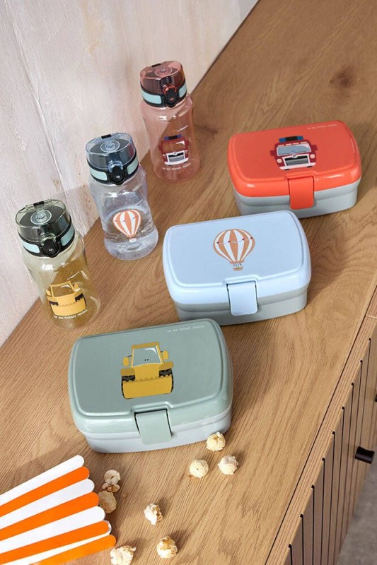 Lassig-Zestaw-na-lunch-Lunchbox-Tritanowa-butelka-bidon-460-ml-Tiny-Drivers-Woz-strazacki-polkabubu-17.jpg