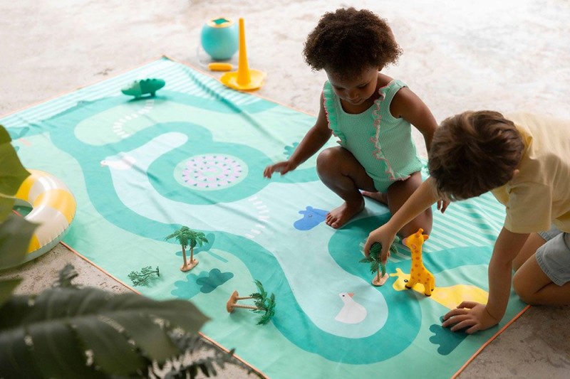 quut-174707-5425031174707-QUUT-Dwustronny-ręcznik-plażowy-PlayTowels-L-180-100-cm-Safari- (6)-polkabubu.jpg