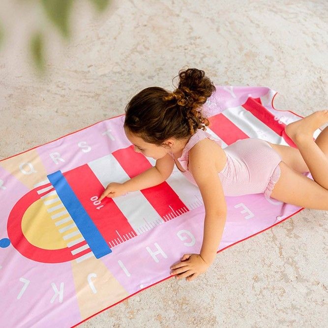 quut-174820-5425031174820-QUUT-Dwustronny-ręcznik-plażowy-PlayTowels-L-180-100-cm-Lighthouse-Cherry-polkabubu.jpg