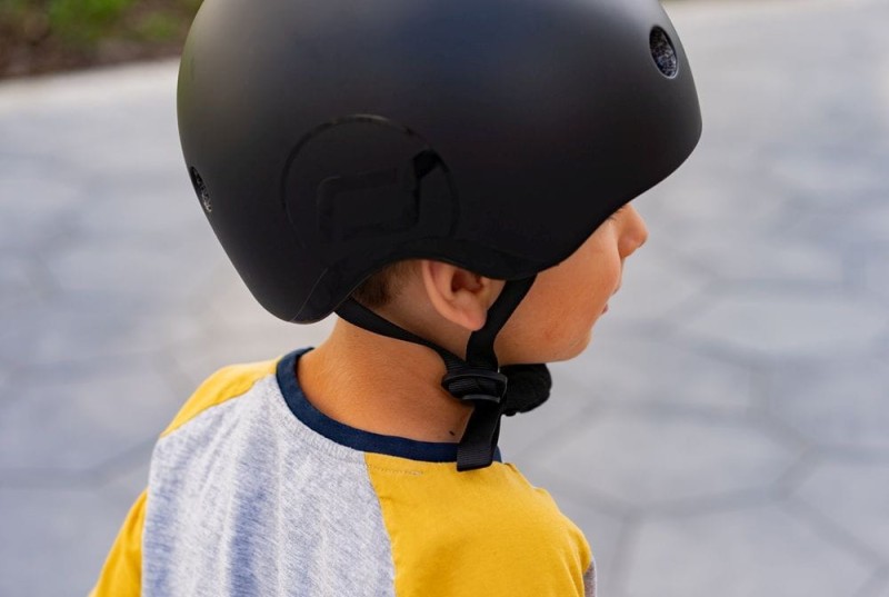 9120133000492-S00049-9120133000478-S00047-SCOOTANDRIDE-Kask-dla-dzieci-black- (4).jpg