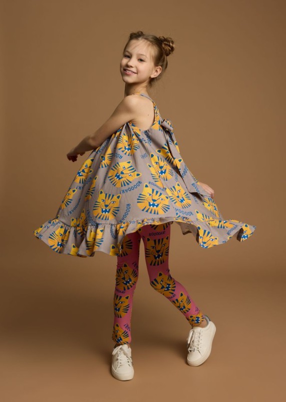 Dziewczynka w sukience Bow Dress BROWN TIGERS – stylizacja na co dzień