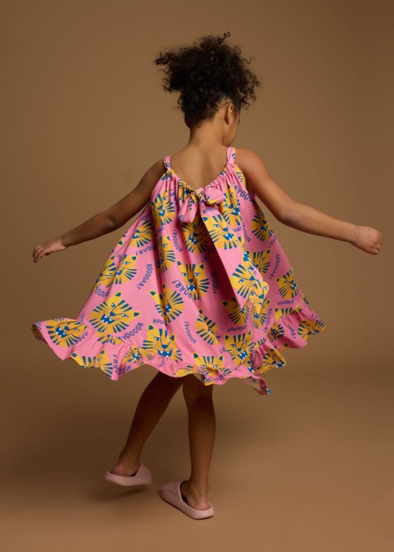 Bow Dress PINK TIGERS – detal kokardy na plecach