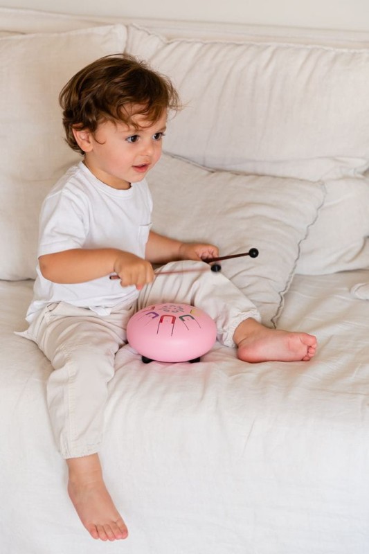 Zestaw Baby Tambu Pinky Winky z pałeczkami i nutami