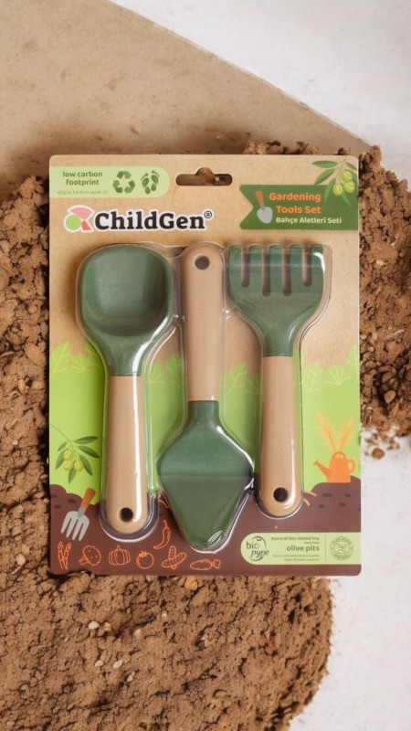 ChildGen-Zestaw-zabawkowych-narzedzi-ogrodowych-do-cwiczenia-motoryki-malej-grabki-szpadel-lopatka-bio-plastik-polkabubu-8.jpg