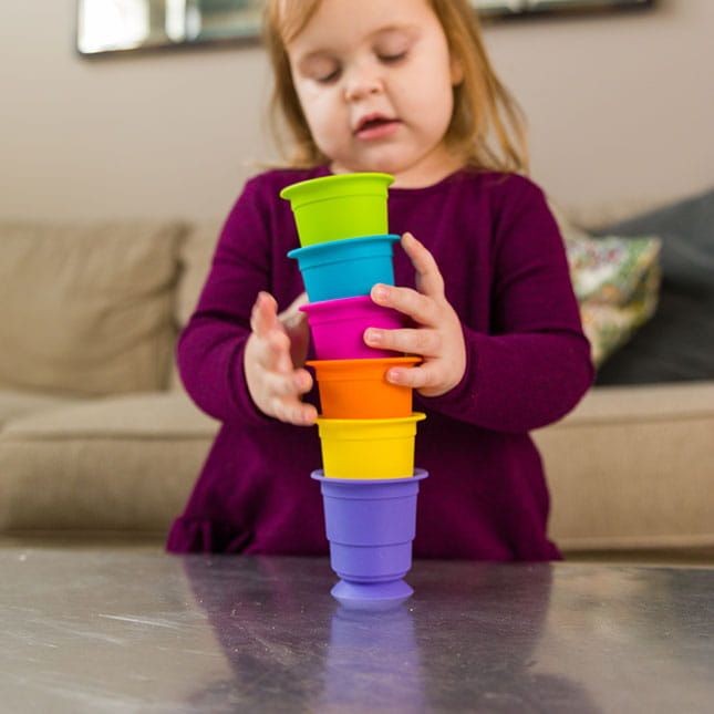 fat-brain-toys-kubeczki-przysawki-polkabubu-10.jpg
