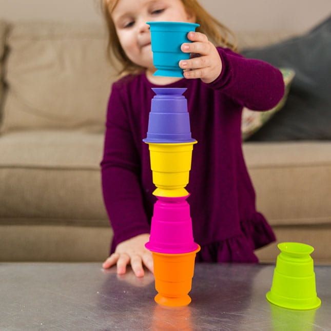 fat-brain-toys-kubeczki-przysawki-polkabubu-11.jpg