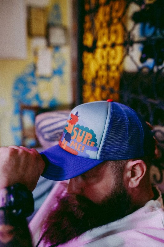 Regulowana czapka Super Me Blue z grafiką artystyczną