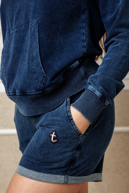 Szorty damskie TUSS jeans indygo – widok z przodu