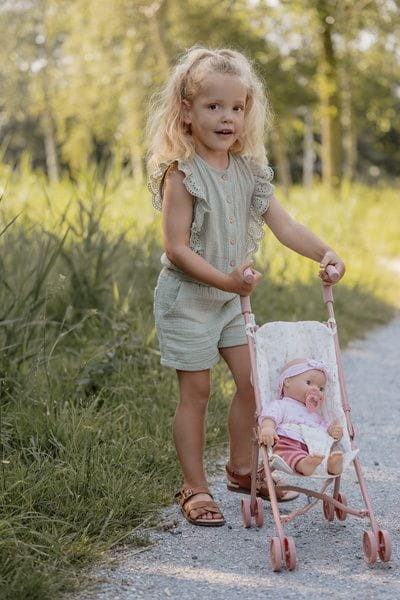 Zabawka Lalka Lily Little Dutch z akcesoriami do karmienia – idealna dla dzieci 18m+