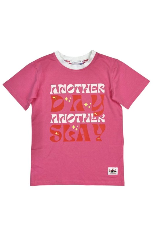Różowy T-shirt dziecięcy Hey Popinjay! z napisem „Another day, another SLAY”