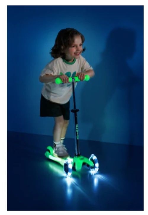 Świecąca hulajnoga trójkołowa z LED – zielona Mini Micro