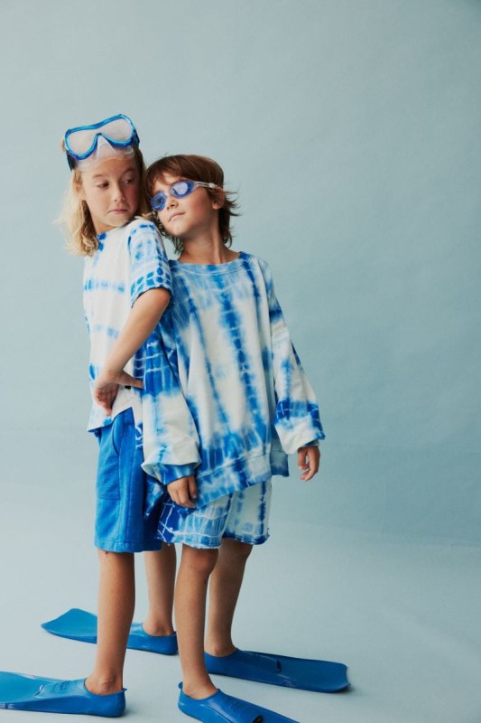 Niebiesko-biała bluza GLACIER SWEATSHIRT od polskiej marki MINIKID