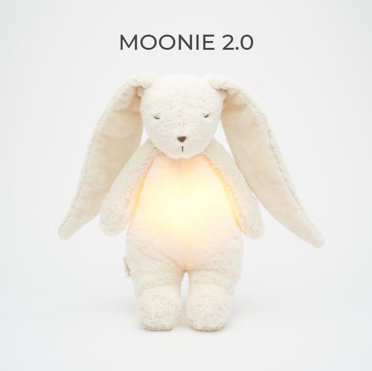Szumiący króliczek Moonie Organic 2.0 Polar ecru z lampką nocną