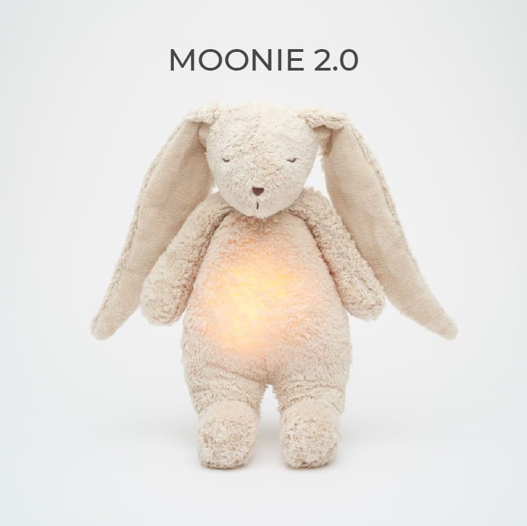 Szumiący króliczek MOONIE 2.0 Sand z lampką nocną