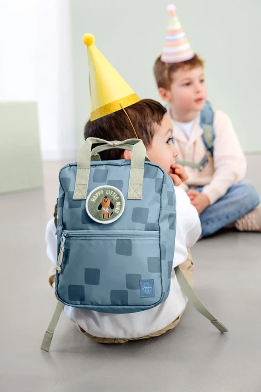 Detale plecaka Pattern Party Blue – materiał i uchwyty