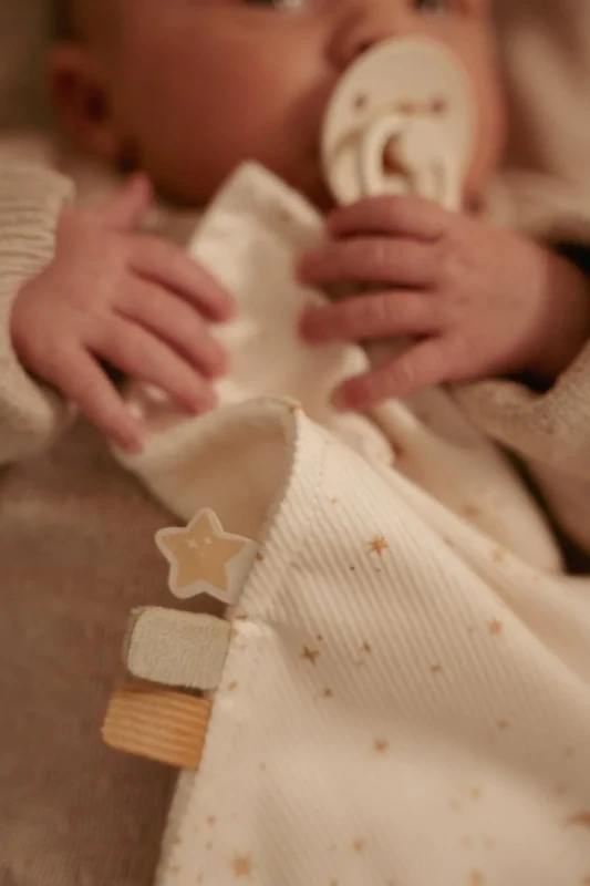 cuddle-cloth-with-teething-ring-newborn-naturals-ld8428-4 - Medium.webp
