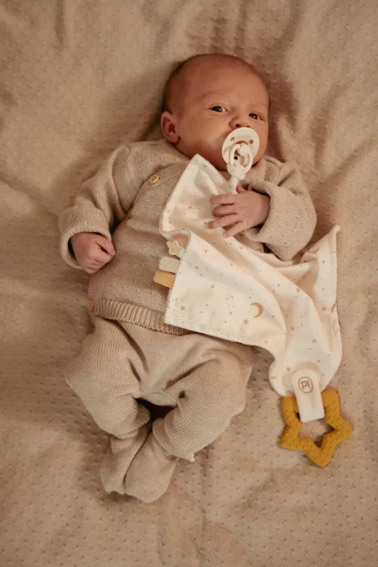 cuddle-cloth-with-teething-ring-newborn-naturals-ld8428-5 - Medium.webp