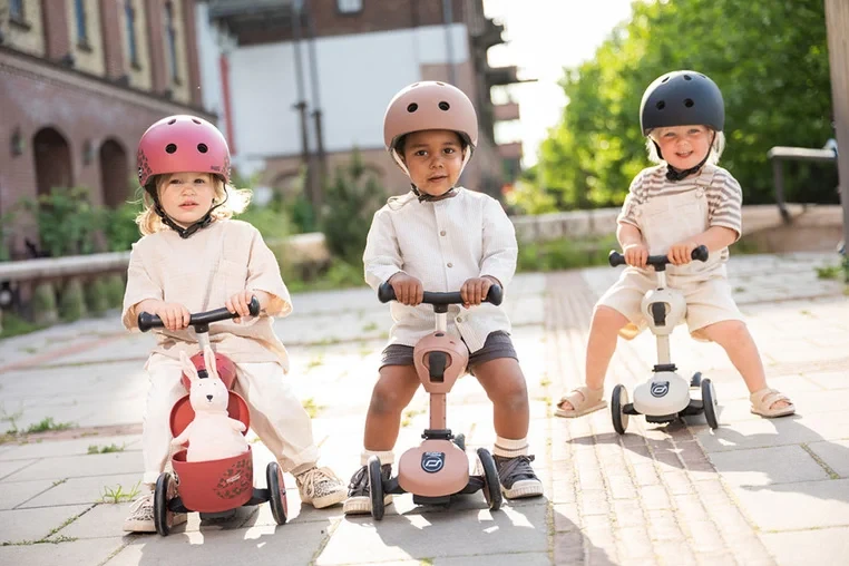 Kask regulowany pokrętłem dla dzieci od 3 lat