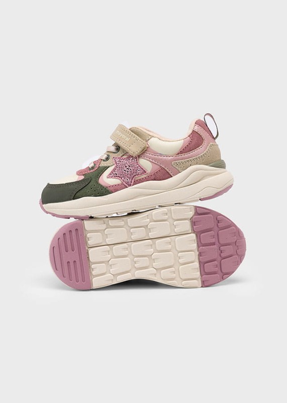 Modne buty Mayoral dla dziewczynki z gwiazdkami