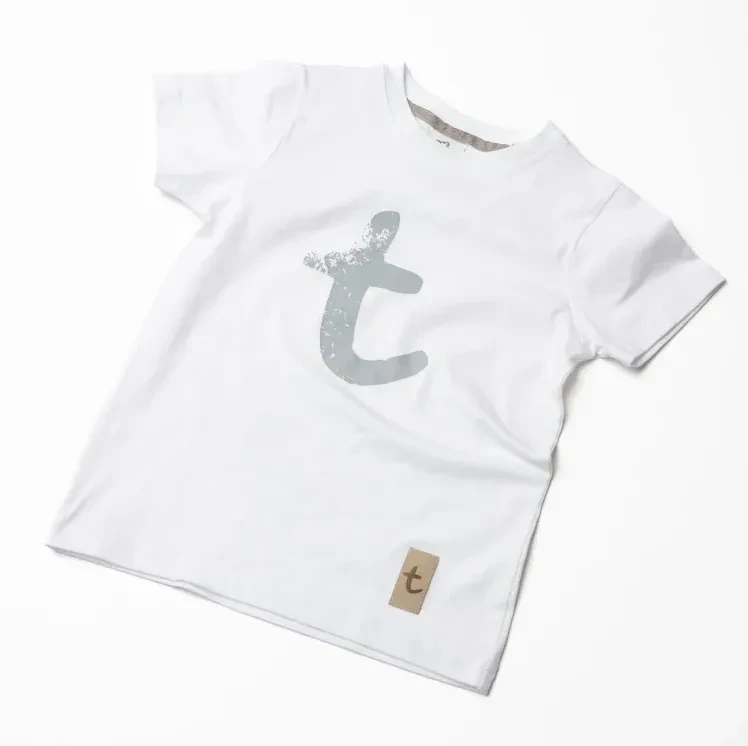 biały T-shirt TUSS WHITE z literą t