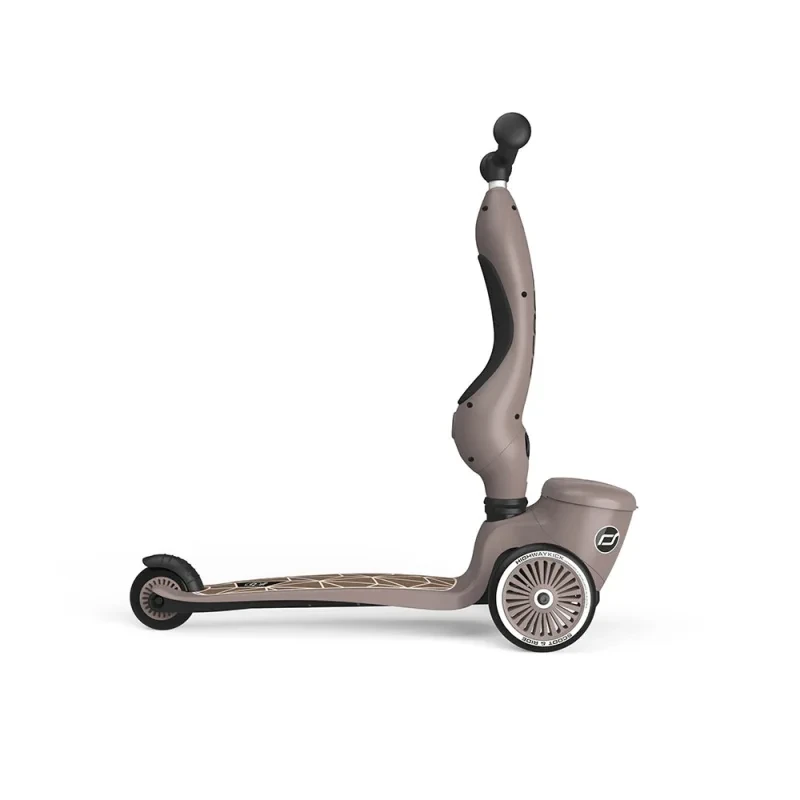 4897033966054-96605-SCOOTANDRIDE-Highwaykick-1-Lifestyle-2w1-Jezdzik-i-hulajnoga-z-zamykanym-schowkiem-1-5-lat-Brown-Lines-(24c).webp