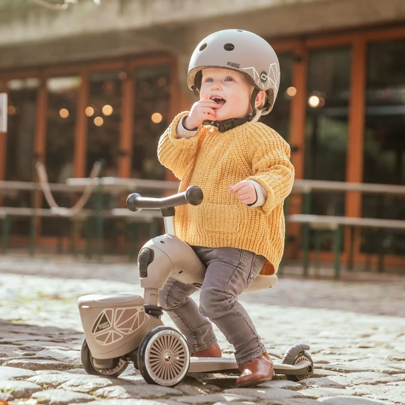 4897033966054-96605-SCOOTANDRIDE-Highwaykick-1-Lifestyle-2w1-Jezdzik-i-hulajnoga-z-zamykanym-schowkiem-1-5-lat-Brown-Lines-(2).webp
