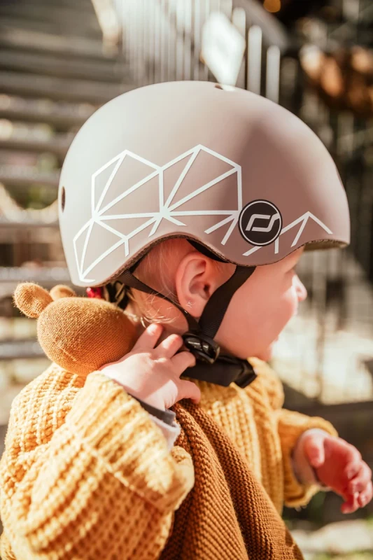 4897033966054-96605-SCOOTANDRIDE-Highwaykick-1-Lifestyle-2w1-Jezdzik-i-hulajnoga-z-zamykanym-schowkiem-1-5-lat-Brown-Lines-(52).webp