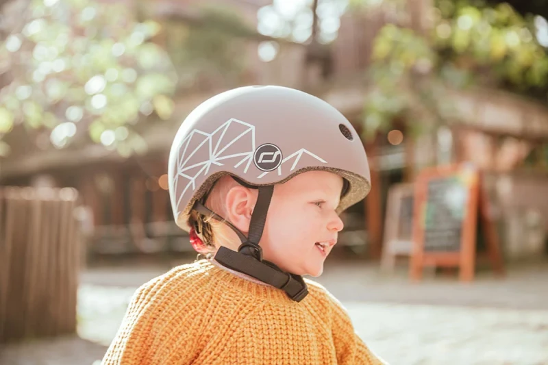 4897033966054-96605-SCOOTANDRIDE-Highwaykick-1-Lifestyle-2w1-Jezdzik-i-hulajnoga-z-zamykanym-schowkiem-1-5-lat-Brown-Lines-(57).webp