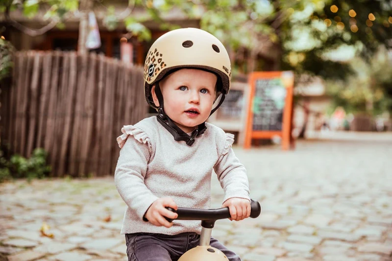 4897033966078-96607-SCOOTANDRIDE-Highwaykick-1-Lifestyle-2w1-Jezdzik-i-hulajnoga-z-zamykanym-schowkiem-1-5-lat-Leopard-(32).webp