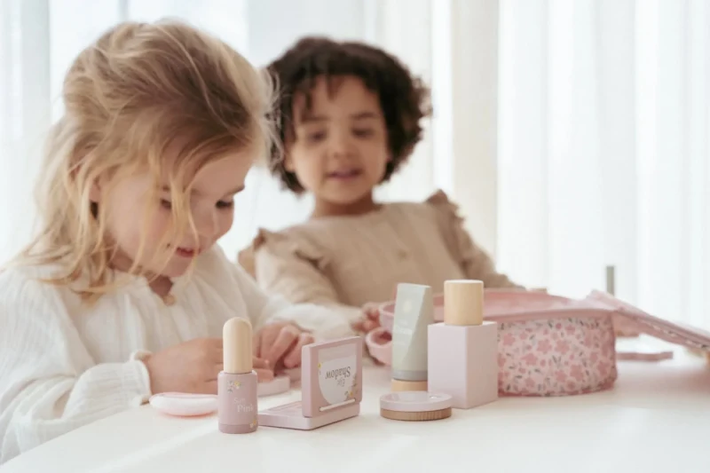 Zabawki kosmetyczne Little Dutch – lusterko, perfumy, pomadka i akcesoria