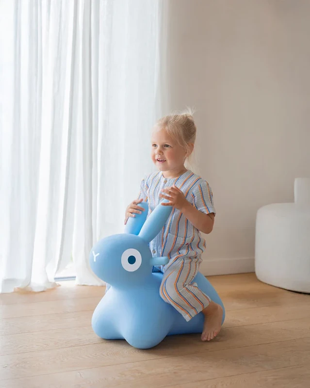 QUUT-Skoczek-Hoppi-Bunny-Blue-polkabubu-6.webp