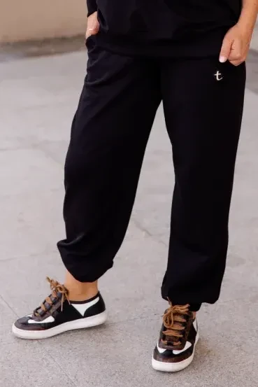 Spodnie damskie LOOSE Czarne Black TUSS przód
