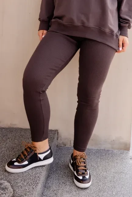 Legginsy damskie RIB Czekoladowe Choco TUSS – widok z przodu