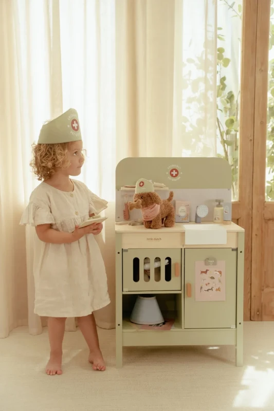 Gabinet weterynarza z akcesoriami Little Dutch 3+